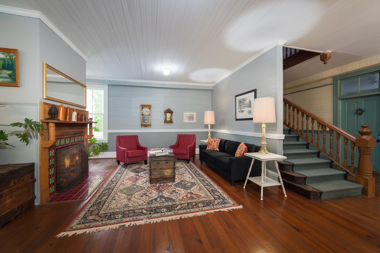 Grand Old Lady Hotel Waynesville Extérieur photo