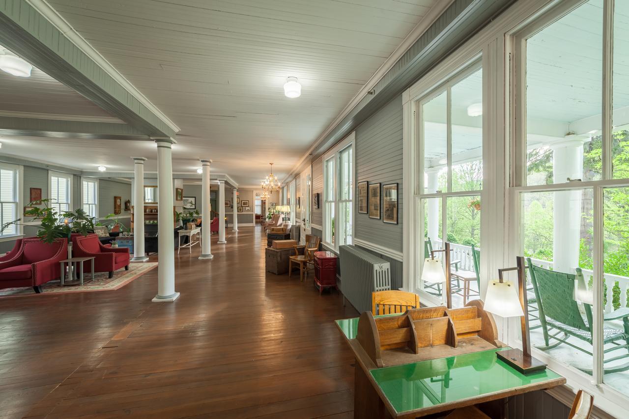 Grand Old Lady Hotel Waynesville Extérieur photo