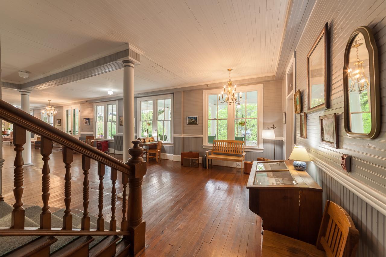 Grand Old Lady Hotel Waynesville Extérieur photo