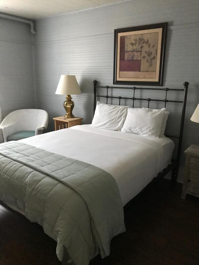 Grand Old Lady Hotel Waynesville Extérieur photo